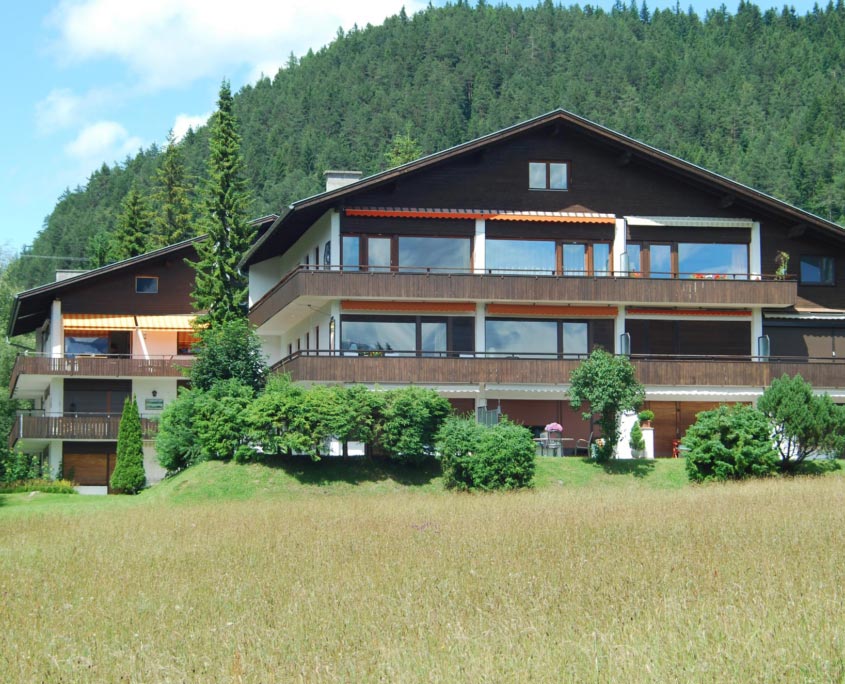 Ferienwohnung-Seefeld-Tirol-Alpenblick-Sommer